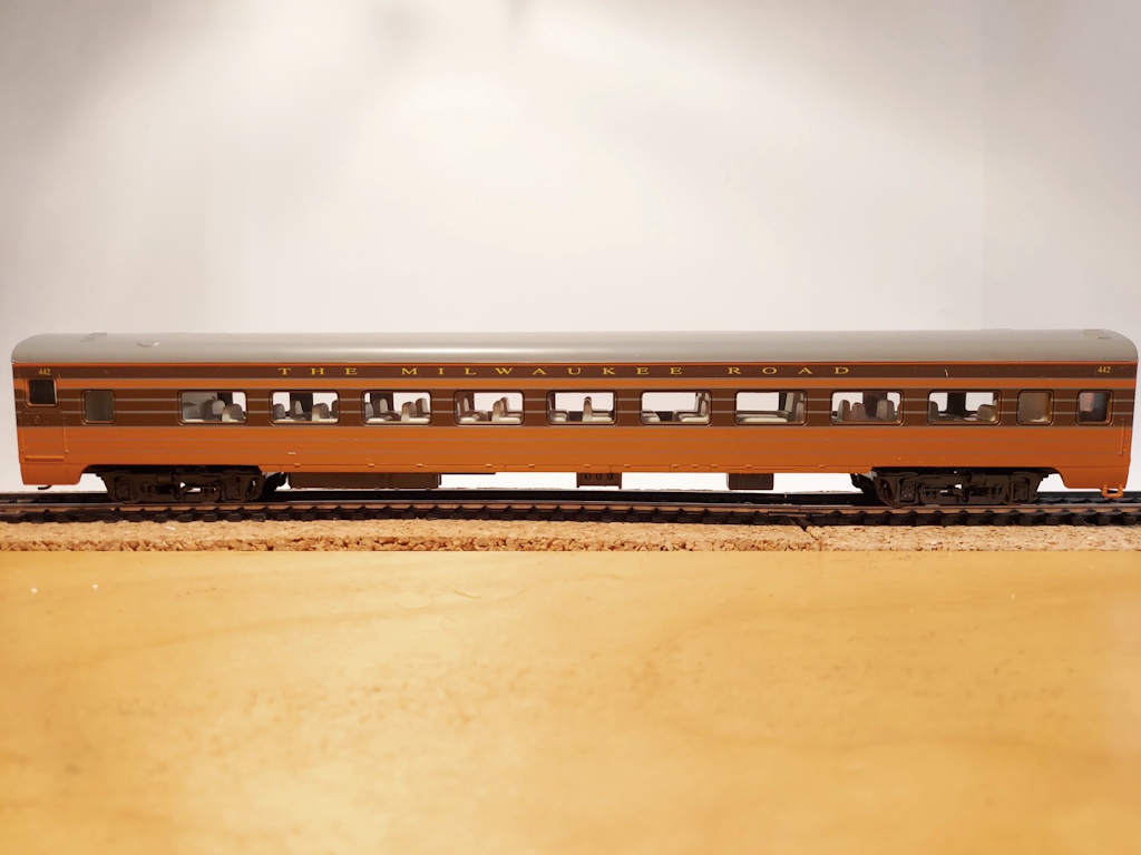 Carrozza Chair Coach smooth side Milwaukee Road